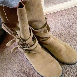 Leather buckle boots